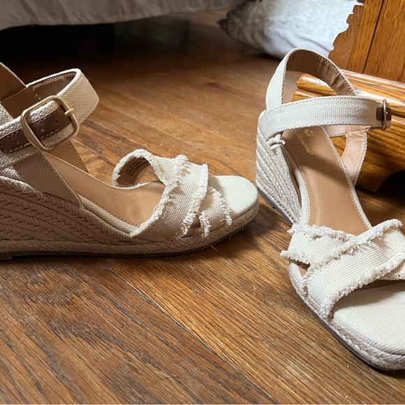 Tommy Bahama Wedges, Size 8.5 - Picture 2 of 3